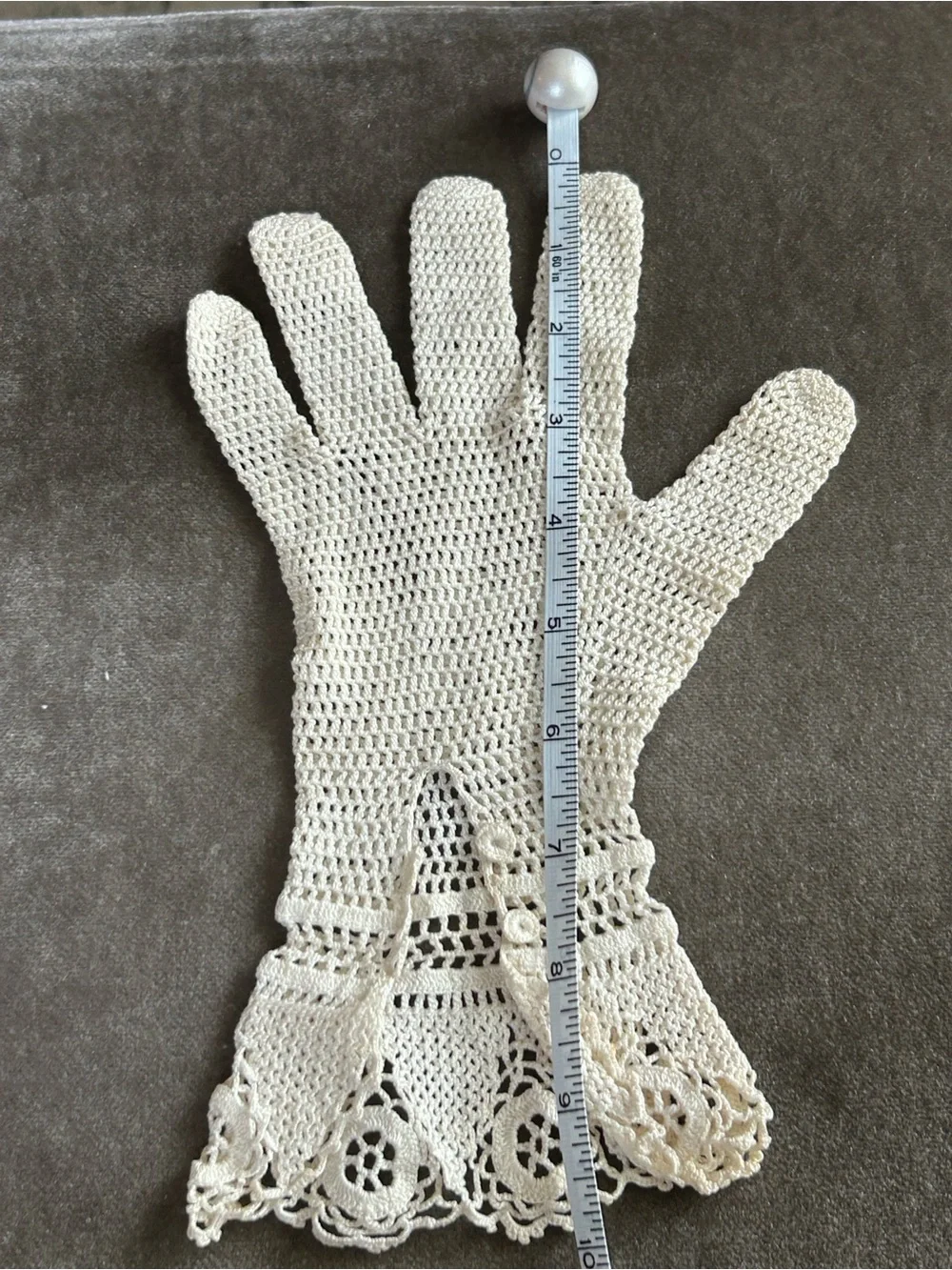Vintage handmade Crochet Lace Women's Gloves - Cream